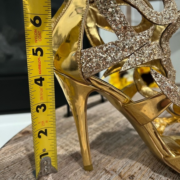 Custom ordered gold stiletto heels - Picture 6 of 10